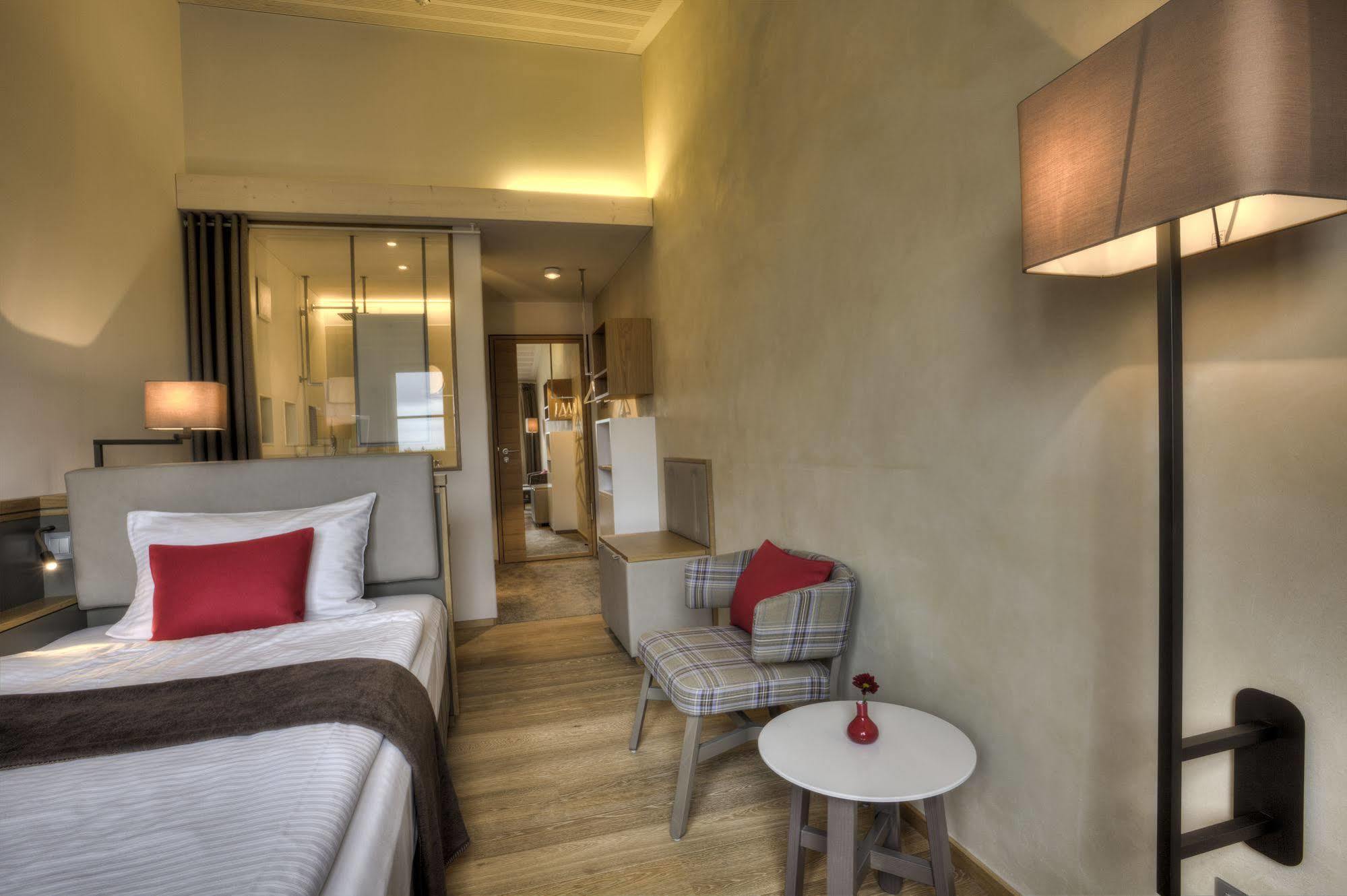 Hotel Zur Post Aschheim Kültér fotó